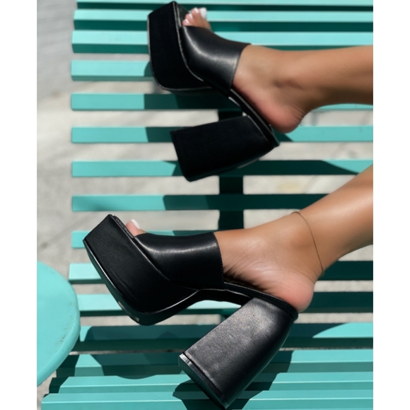 𝙉𝙀𝙒 𝙄𝙉🖤🎥Summer Escape Platform -BLACK - Picture 10 of 13